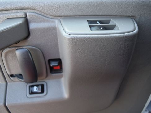 Used 2016 Chevrolet Express 2500 LS image 14