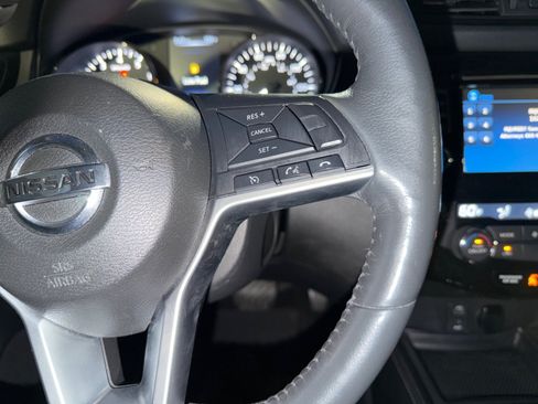 Used 2017 Nissan Rogue SL AWD/4WD image 18