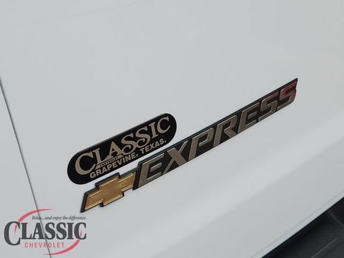New 2025 Chevrolet Express 2500 Extended RWD image 10