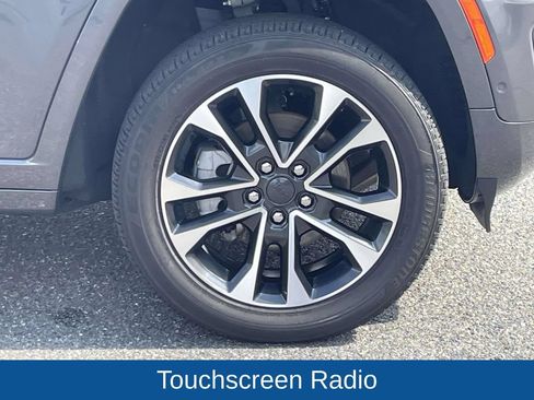 Certified 2022 Jeep Grand Cherokee Overland AWD/4WD image 10