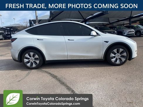 Used 2023 Tesla Model Y Long Range image 9