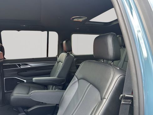 New 2026 Jeep Grand Wagoneer L Limited AWD/4WD image 21