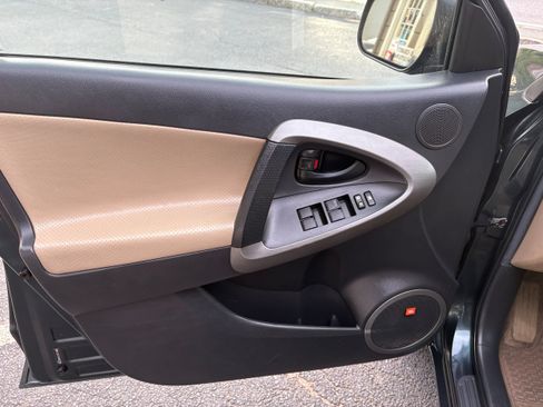 Used 2009 Toyota RAV4 Limited AWD/4WD image 14