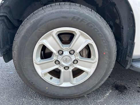 Used 2019 Toyota Sequoia SR5 AWD/4WD image 10
