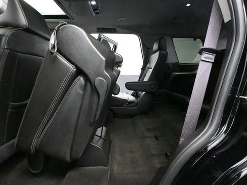 Used 2017 GMC Yukon Denali image 45