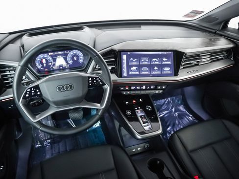 Certified 2024 Audi Q4 e-tron Prestige image 18