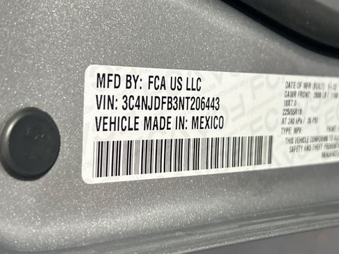Used 2022 Jeep Compass Latitude w/ Sun and Sound Group AWD/4WD image 30
