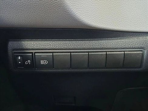 Used 2020 Toyota Corolla LE w/ Carpet Mat Package (TMS) FWD image 12