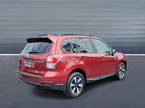 Used 2017 Subaru Forester 2.5i Premium AWD/4WD image 3