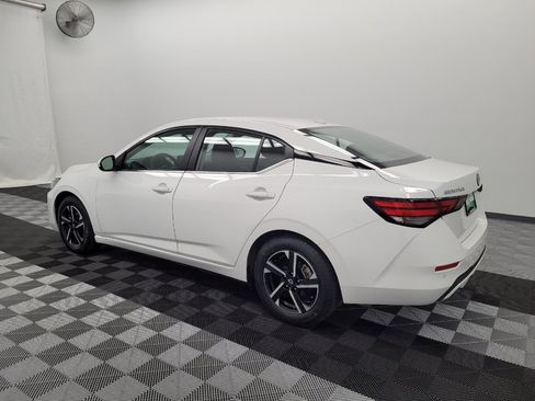 Used 2025 Nissan Sentra SV FWD image 3