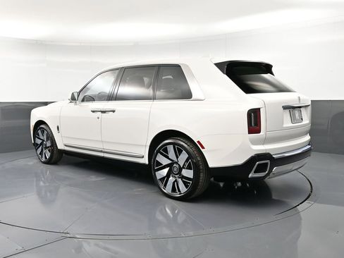 New 2026 Rolls-Royce Cullinan AWD/4WD image 3