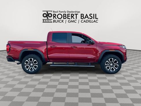Used 2024 GMC Canyon AT4 w/ Technology Package AWD/4WD image 9