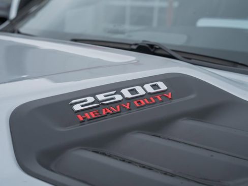 New 2026 RAM 2500 Laramie AWD/4WD image 17