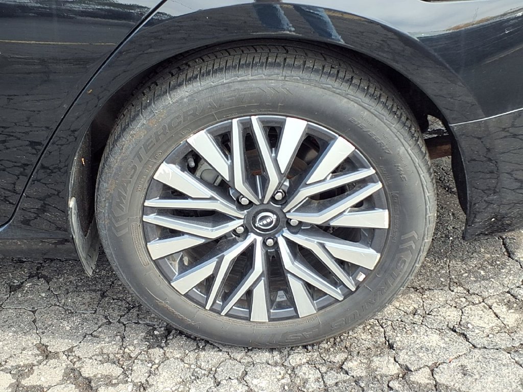 Used 2025 Nissan Altima 2.5 SV FWD image 25