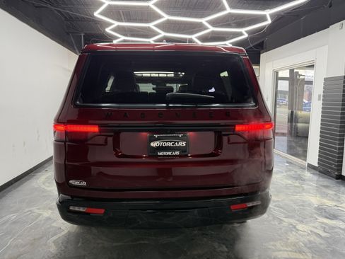 Used 2024 Jeep Wagoneer Series II image 9