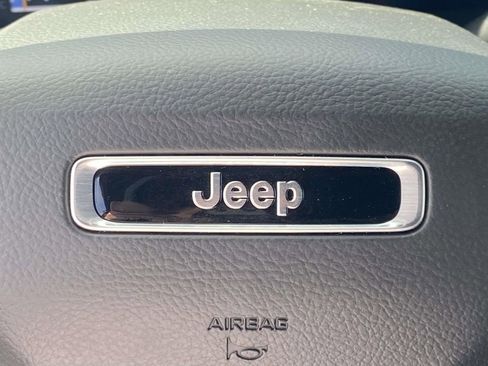 New 2026 Jeep Grand Cherokee Limited w/ Luxury Tech Group II RWD image 30