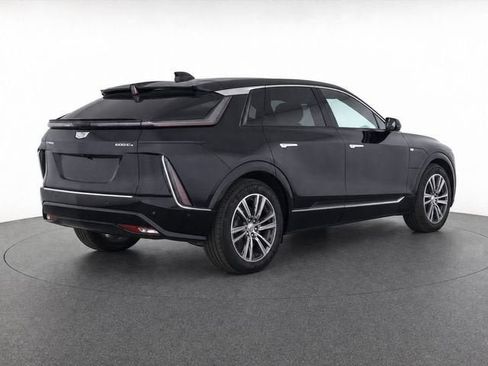 Certified 2024 Cadillac Lyriq Tech AWD/4WD image 3