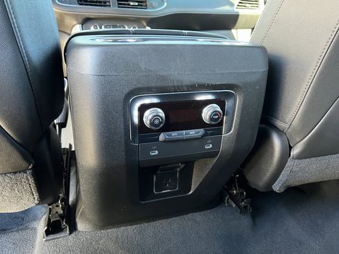 Used 2021 GMC Yukon SLT image 31