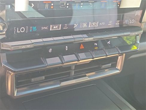 Used 2024 GMC Hummer EV 3X image 30