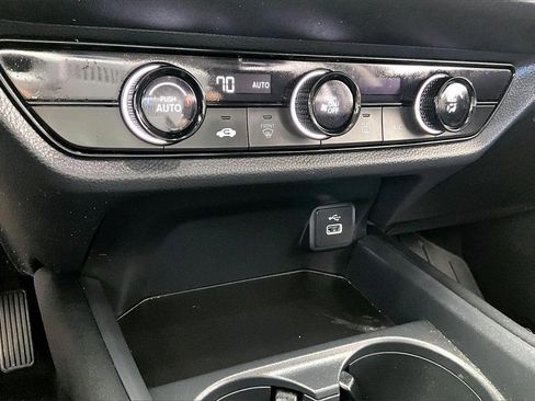 Used 2025 Honda HR-V LX image 31