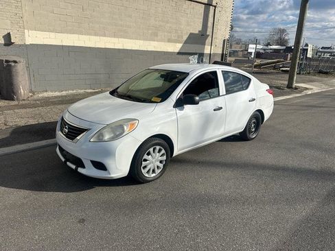 Used 2014 Nissan Versa S image 1
