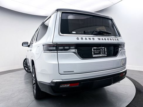 Used 2022 Jeep Grand Wagoneer Series III w/ Flexible Seating Group image 10