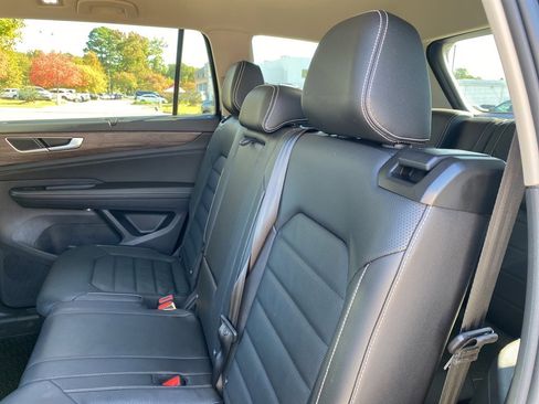 Used 2025 Volkswagen Atlas SEL image 29