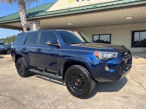 Used 2021 Toyota 4Runner SR5 Premium w/ Moonroof Package image 2