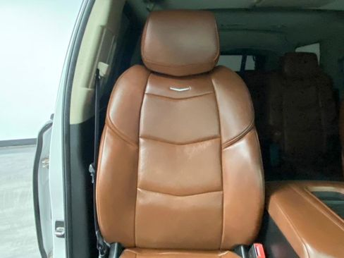 Used 2016 Cadillac Escalade Premium image 25