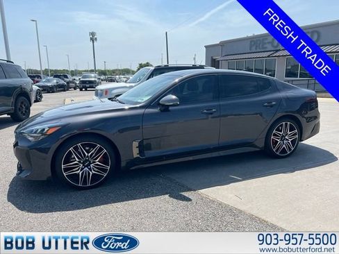 Used 2022 Kia Stinger GT1 w/ Red Interior Color Package RWD image 4