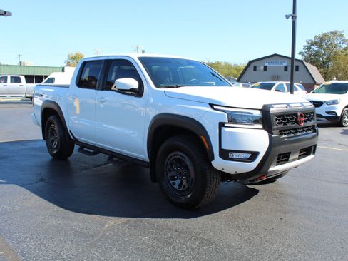 Used 2025 Nissan Frontier PRO-4X w/ Pro Premium Package image 3