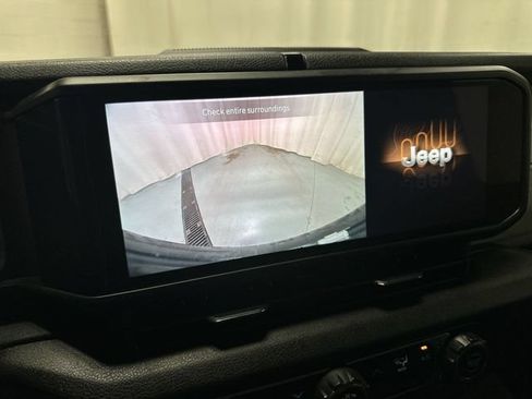 Used 2024 Jeep Wrangler Unlimited Sport AWD/4WD image 12