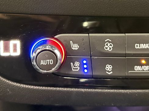 Used 2024 Buick Enclave Avenir w/ Avenir Technology Package AWD/4WD image 28