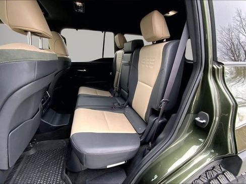 Used 2024 Lexus GX 550 image 19