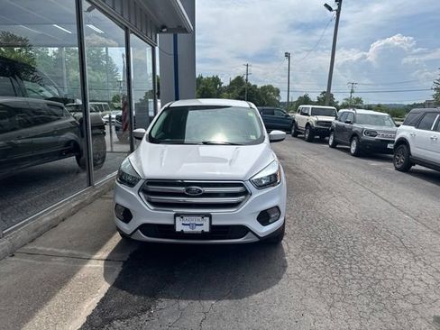 Used 2017 Ford Escape SE AWD/4WD image 2