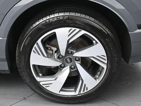 Used 2025 Audi Q6 e-tron Premium Plus w/ Premium Plus AWD/4WD image 35