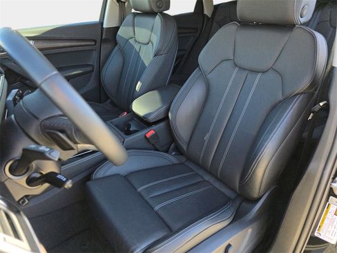 Certified 2025 Audi Q5 2.0T Premium Plus w/ Premium Plus Package image 15