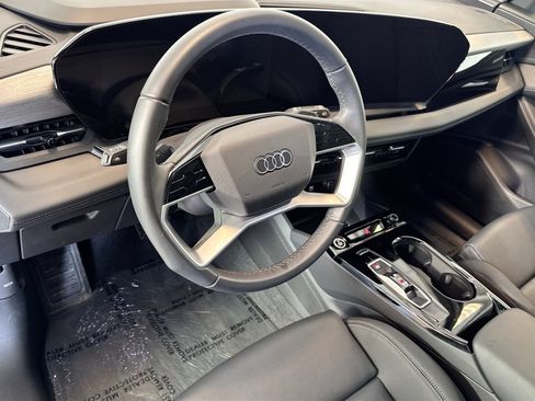 Used 2025 Audi Q6 e-tron Premium Plus image 9