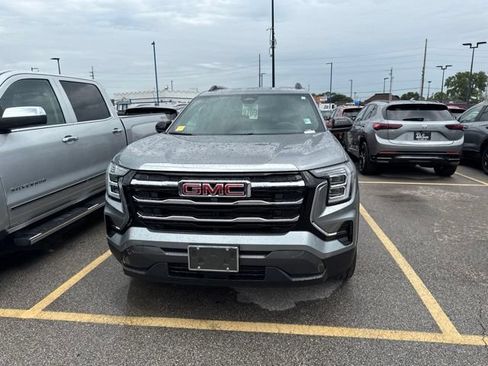 Used 2025 GMC Terrain Elevation w/ Elevation Premium Package AWD/4WD image 3