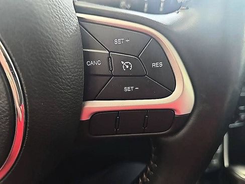 Used 2020 Jeep Compass Latitude w/ Cold Weather Group AWD/4WD image 18