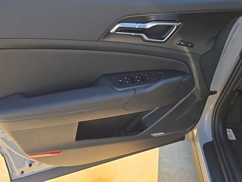 New 2026 Kia Sportage SX image 18