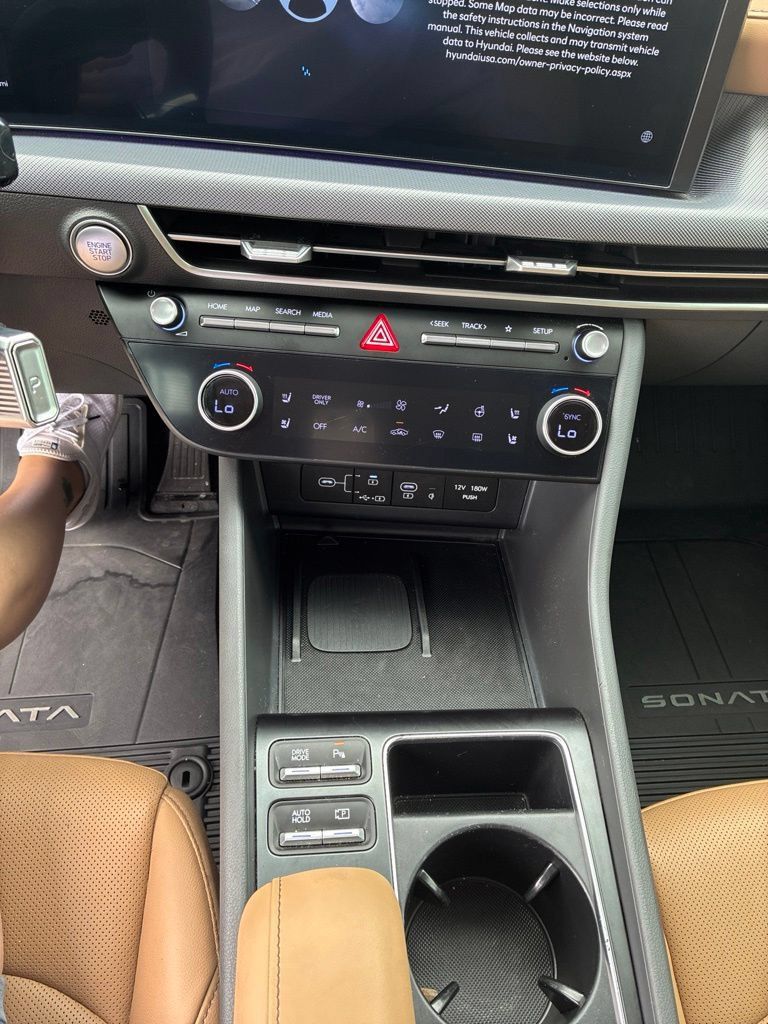 Used 2025 Hyundai Sonata Limited FWD image 9