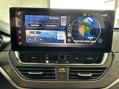 Used 2023 Nissan Altima 2.5 SV w/ SV Premium Package FWD image 24
