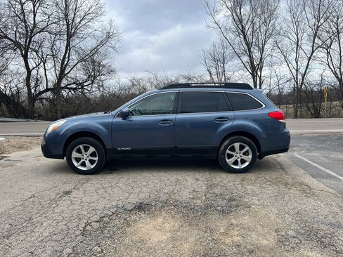 Used 2013 Subaru Outback 3.6R Limited w/ Moonroof Pkg image 5