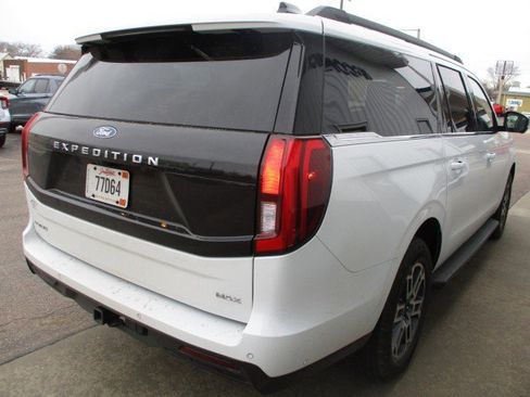Used 2025 Ford Expedition Max Active image 5