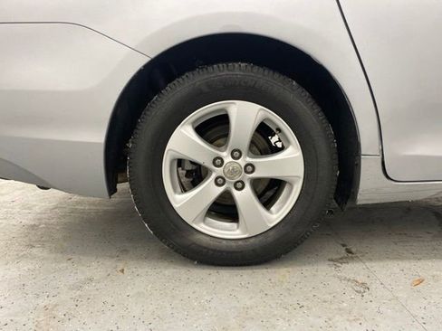 Used 2012 Toyota Sienna LE image 7