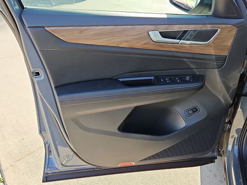 New 2026 Volkswagen Atlas SE image 14