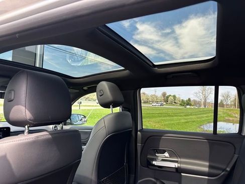 Certified 2022 Mercedes-Benz GLB 250 4MATIC image 38