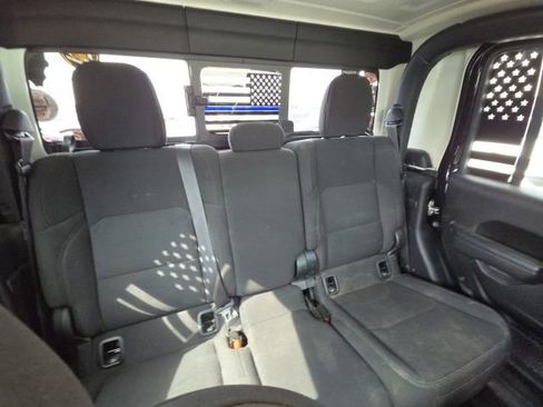 Used 2023 Jeep Gladiator Sport AWD/4WD image 23