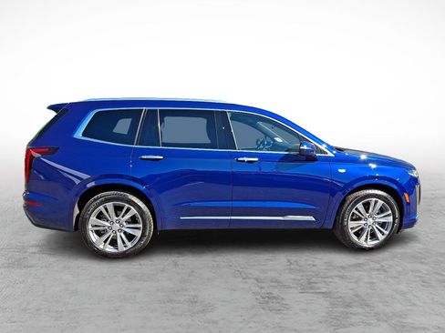 Used 2025 Cadillac XT6 Premium Luxury image 8